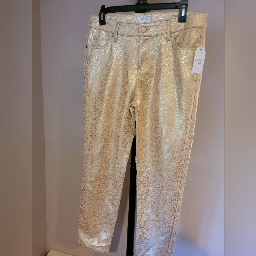 Time & Tru White & Gold Shimmer Pant